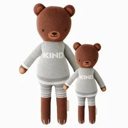 Cuddly and comforting plush charactersCuddly and comforting plush charactersOliver The Bear 13"