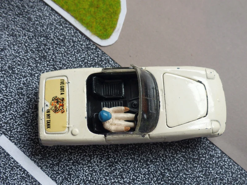 High-quality toy cars 318 Lotus Elan in *white* with good original box