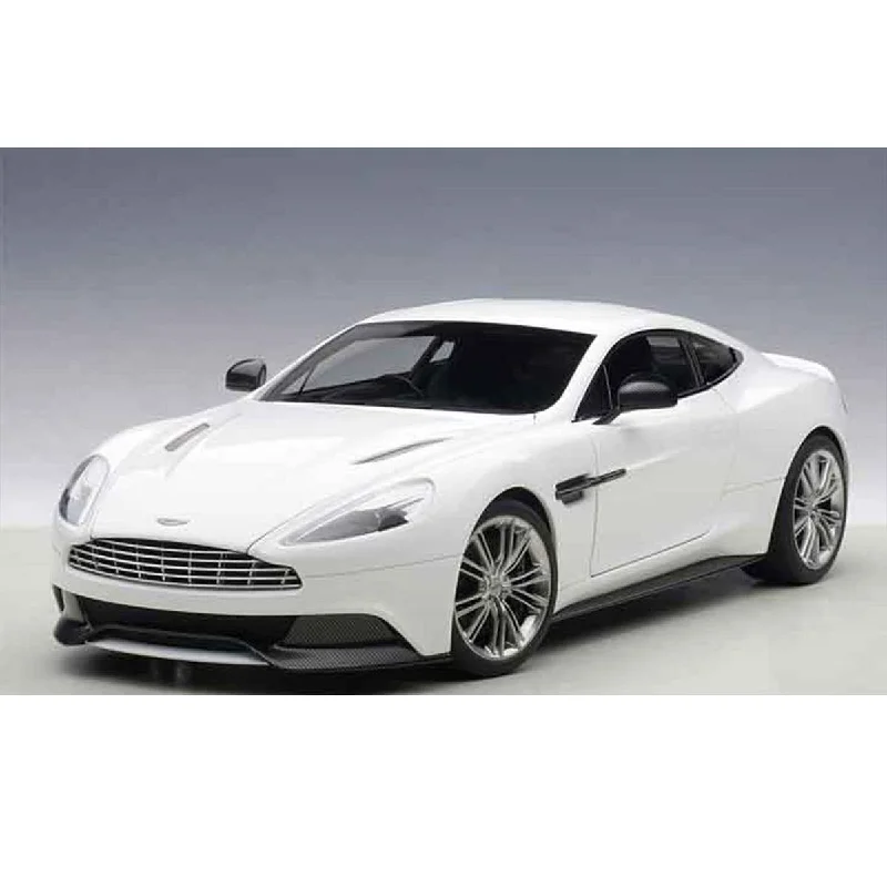 Enthusiastic toysASTON MARTIN VANQUISH 2015 (GLOSSY WHITE) - 1:18 Scale Composite Model Car