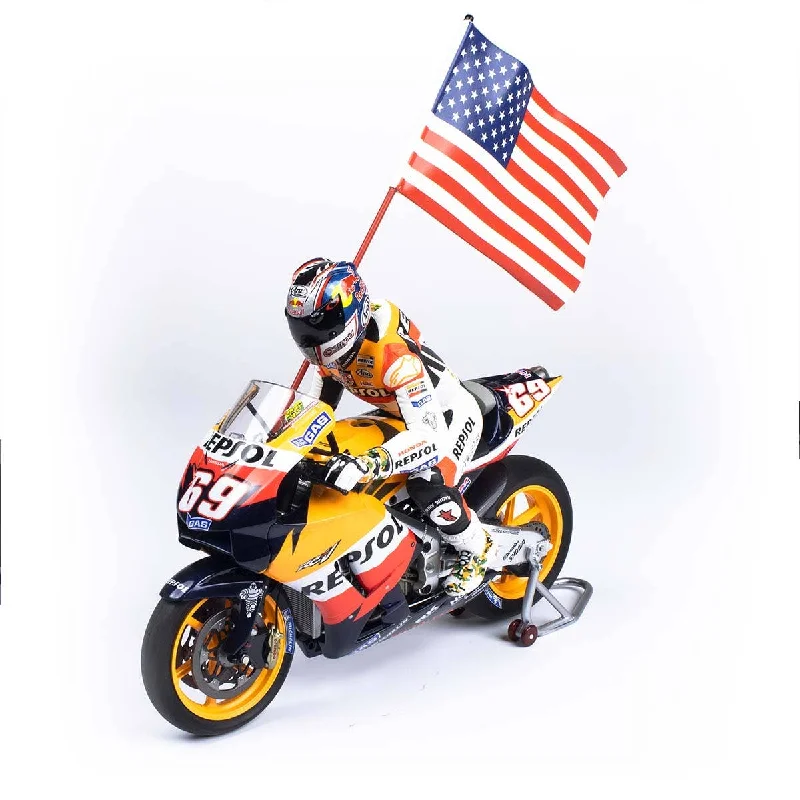 High-quality toy cars Honda RC211V 2006 MotoGP World Champion #69 Nicky Hayden 1:12 Model Motorbike