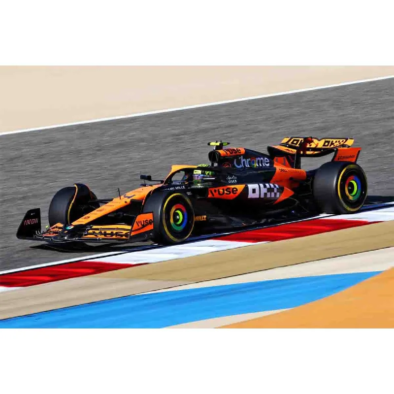 Playful toys MCLAREN FORMULA 1 TEAM MCL38 - LANDO NORRIS – 2024 - 1:18 Scale Resin Model Car