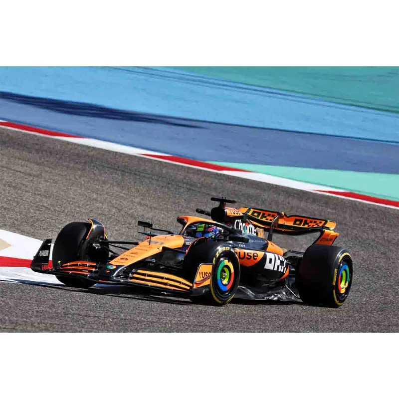 Enthusiastic toysMCLAREN FORMULA 1 TEAM MCL38 - OSCAR PIASTRI – 2024 - 1:18 Scale Resin Model Car