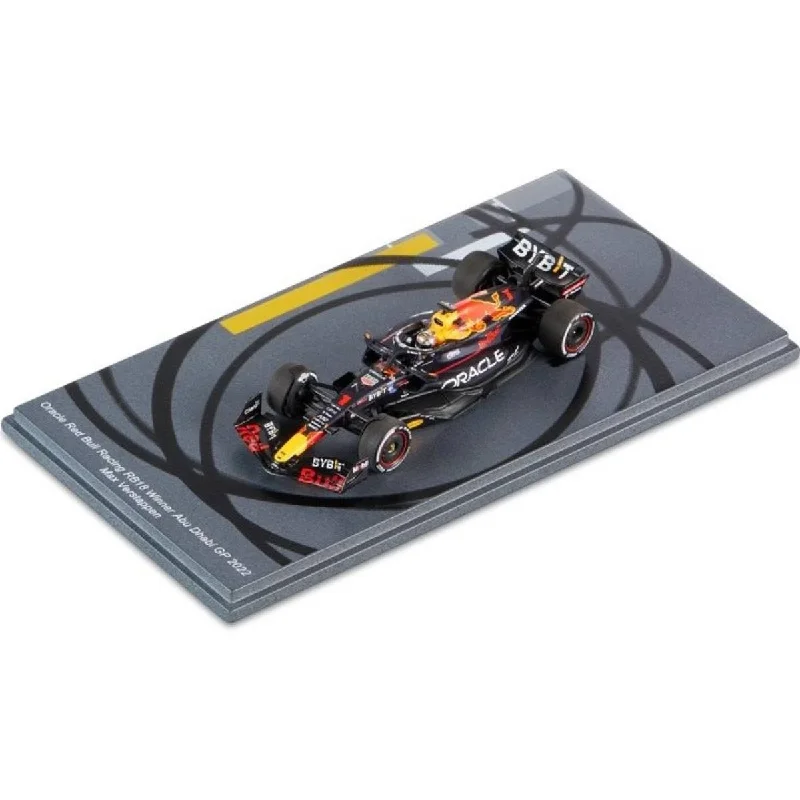 Durable toysOracle Red Bull Racing RB18 No.1 - Winner Abu Dhabi 2022 - Max Verstappen.  (Bigger base with tyre marks) - 1:43 Scale Resin Model Car