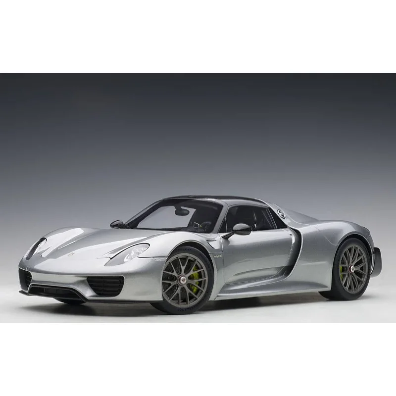 Fun toy carsPORSCHE 918 SPYDER WEISSACH PACKAGE  (GT SILVER METALLIC) - 1:12 Scale Composite Model Car